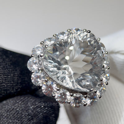 Lunather oversized heart-cut clear quartz halo ring in 925 silver, detail view